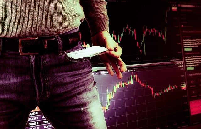 How to Compare Refinancing Options Without Increasing Risk